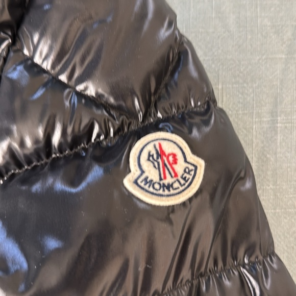 Moncler Berriat Down Jacket - Picture 4 of 8